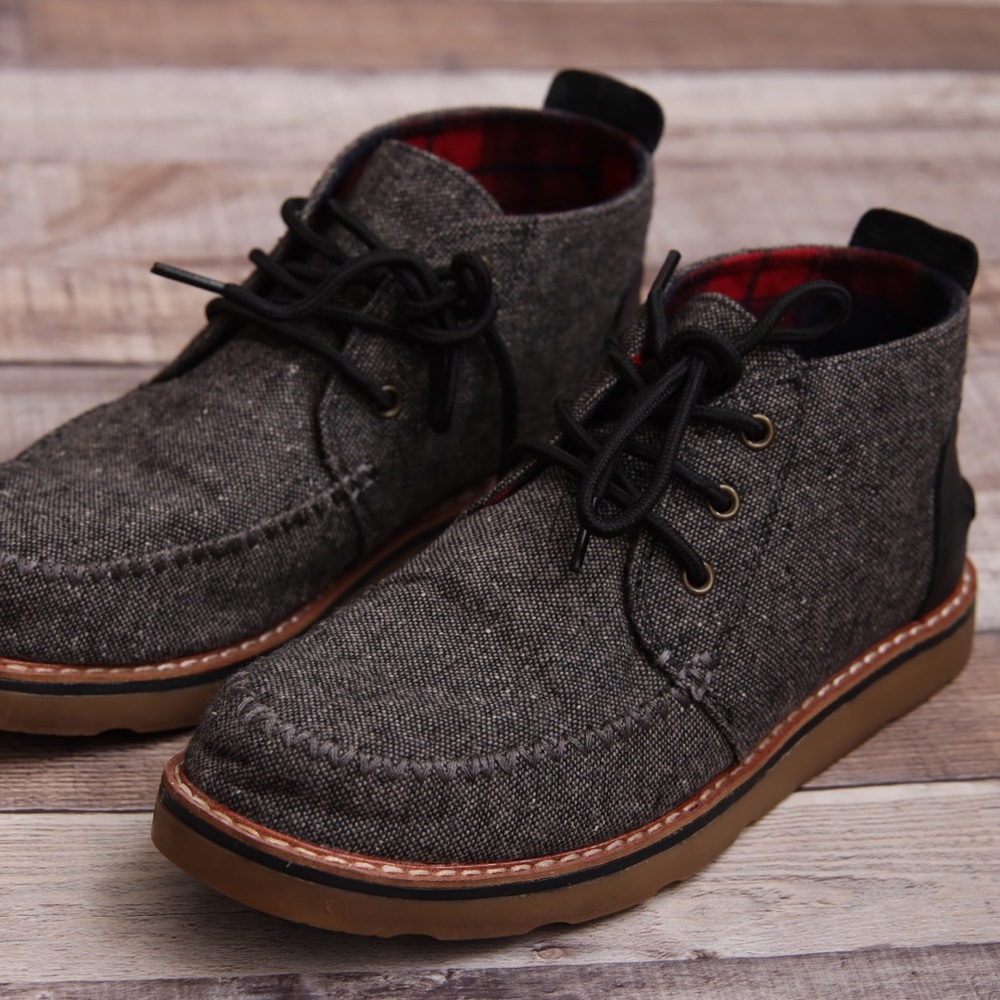 Men’s TOMS Charcoal Chukka boots size 9